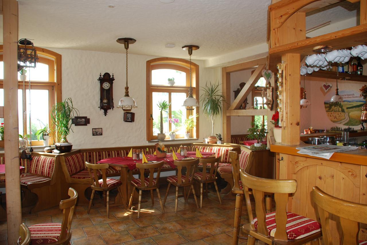 Hotel Alpenhof Markneukirchen Exterior photo